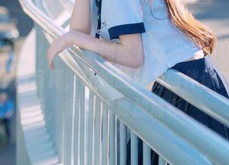 模范学院 – 赶快来网盘下载“大美妞儿”的水手服写真，让她的魅力陪伴你的每一天，使生活更加精彩！
