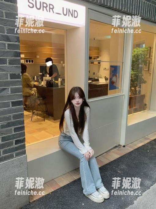 模范学院 - 免费获取妞妞koko白丝图册，让你的视觉体验焕然一新！
