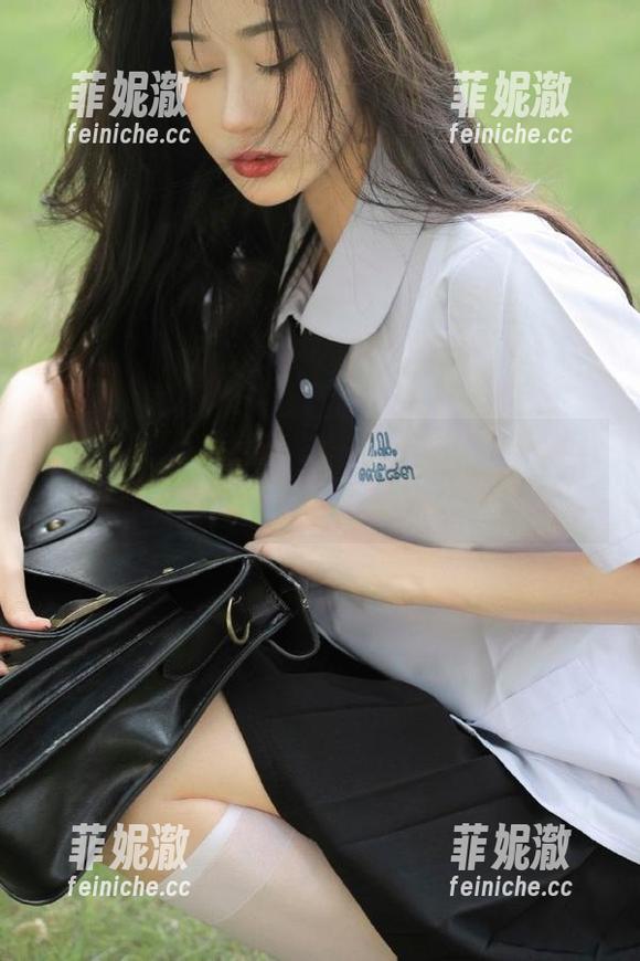 模范学院-蒋小静Jessica 模范学院 - 美足新作来袭:蒋小静Jessica最新图包,带你领略绝美瞬间!