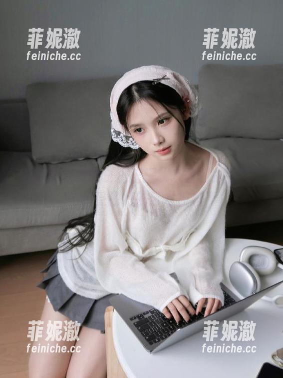 爱蜜社 - 跟随夏正正探秘灰丝私拍图包，感受独特的艺术视角