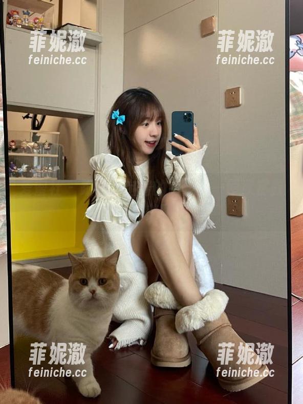 爱蜜社 - 跟随小宝酱的脚步，一同欣赏教室里的美图写真