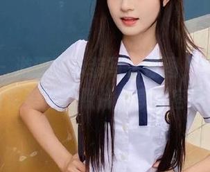 爱蜜社 – 游潇潇泳装写真原图，浪漫海滩里的完美瞬间照片分享不容错过！