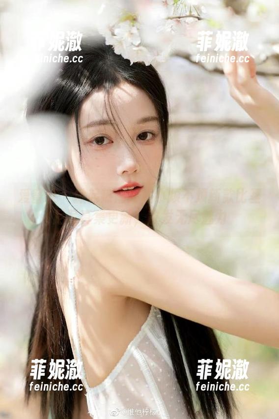 爱蜜社 - 掀起热潮！程小烦不烦新款比基尼写真集更新，散发无尽魅力
