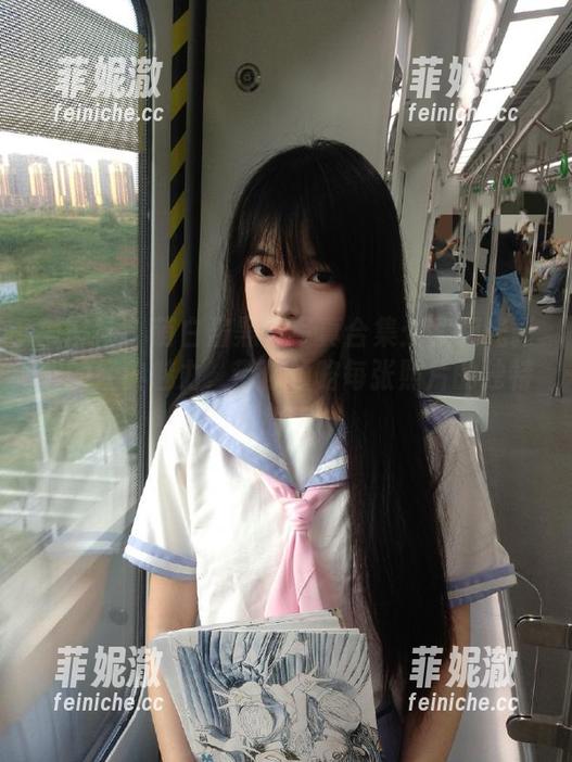 爱蜜社 - 萌白酱黑白写真合集：柔和光影下的经典魅力，带你领略每张照片的独特故事