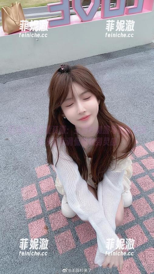 王羽杉 图库中的海量资源:王羽杉制服写真教你如何从自我调侃中找到灵感