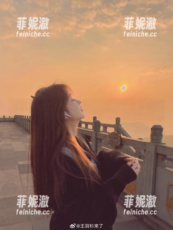 从容不迫的时尚态度：王羽杉写真合集，展示她的套装之美