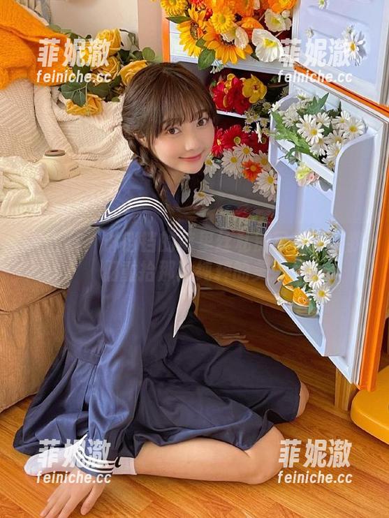 微密圈 - 琳铛铛的裤里丝私房写真：让我们重拾那段纯粹的美好