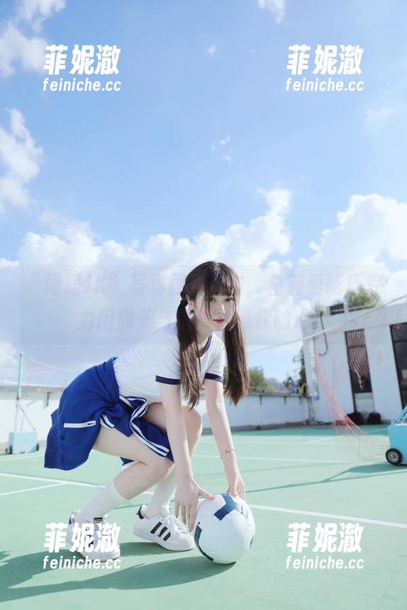 “闺房JK”写真强势出击，白莉爱吃巧克力用甜美与俏皮征服你的心！