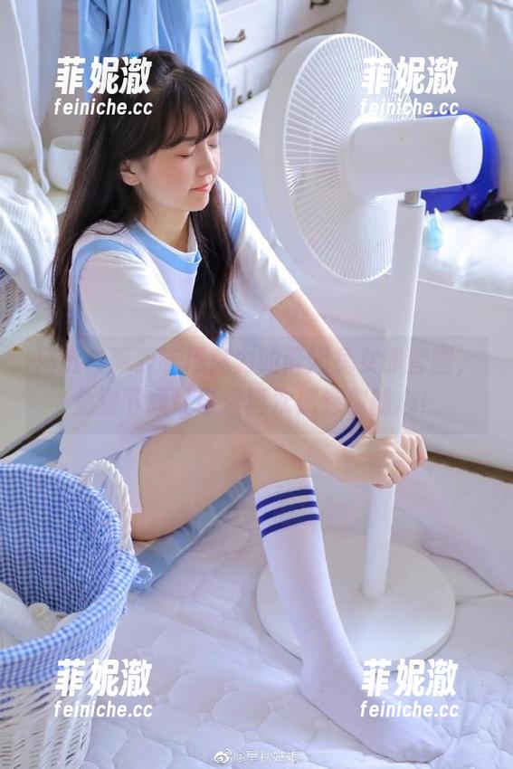精选白莉爱吃巧克力的蕾姆兔女郎套图，免费下载让可爱再次席卷你的心！