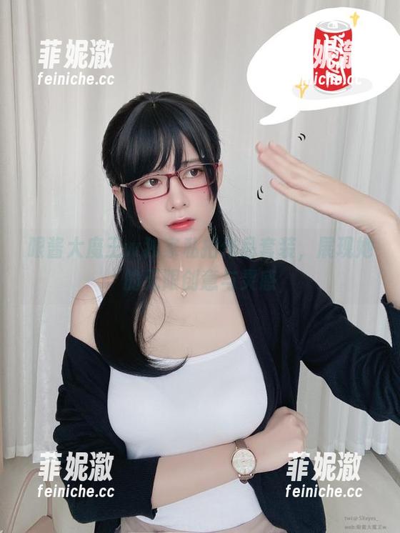 眼酱大魔王w独家私拍作品套装，展现她的无限创意与灵感