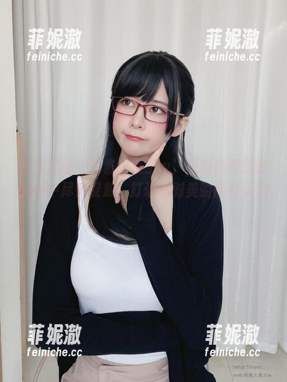 当美图遇上眼酱大魔王w，看肉丝如何在图包中尽情绽放，打破你对美的所有认知！