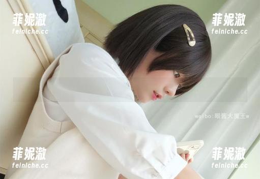 眼酱大魔王w制服写真作品合集，精彩瞬间等待你的观看！