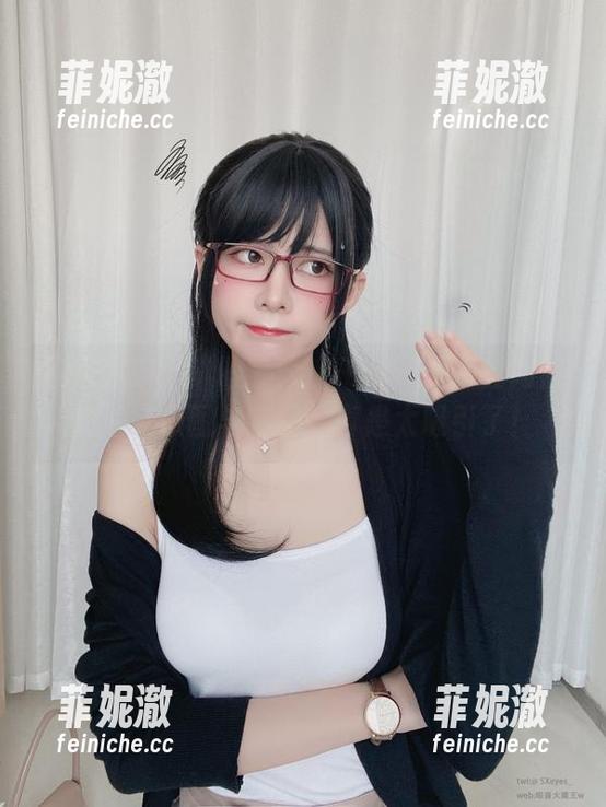 独家发布：“眼酱大魔王w”西灰丝高筒的绝美原图与套图，真是太吸引了！