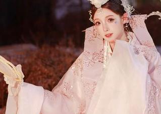 原图在线发布：祖木子白丝写真，感受纯粹与优雅的碰撞