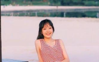 秀人网 – 跟随Kikibaby的裸足，一起在写真中感受大自然的亲密接触！