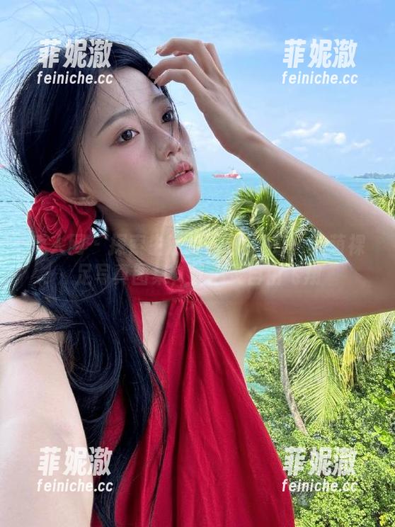 秀人网-Milk大萌 秀人网 - 探索生活的轻盈:Milk大萌裸足写真图集,让心灵自由飞翔
