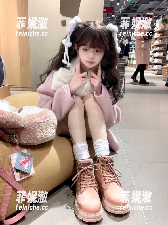 秀人网 - 揭开Mina米娜黑色的秘密：优选原图，探索她的摄影灵感