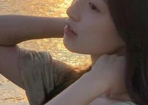 秀人网 – z杯悠悠与死库水的完美结合：独特写真合集，开启你的视觉旅程！