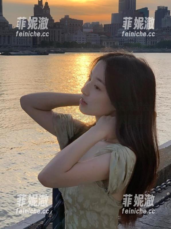 秀人网-z杯悠悠 秀人网 - z杯悠悠与死库水的完美结合:独特写真合集,开启你的视觉旅程!