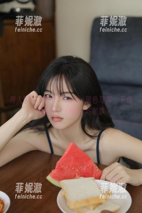 秀人网 - 解锁伊一Moon黑色写真，下载她的每一帧精彩与故事