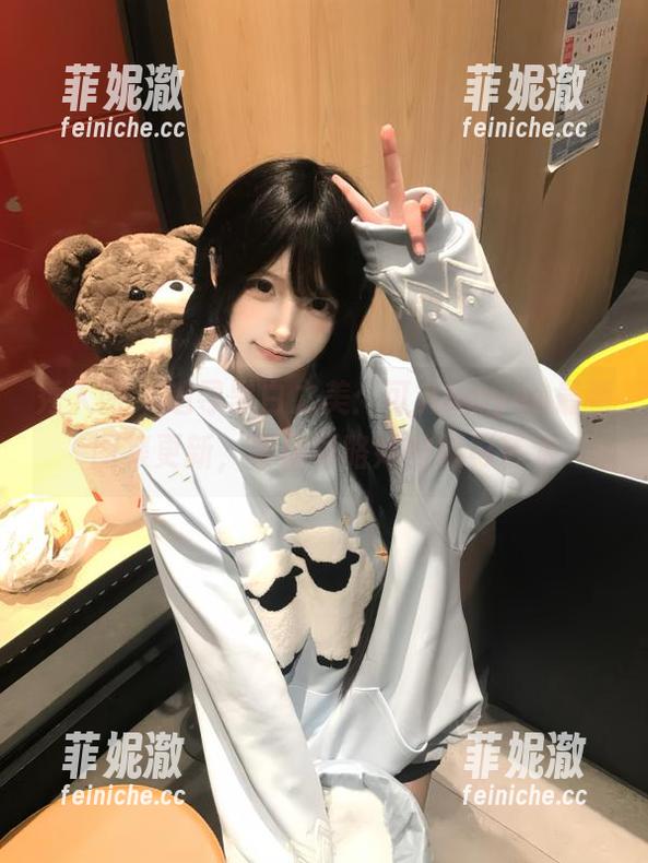 秀人网 - 追寻黑白之美：可儿kayen最新图集更新，带你领略她的摄影艺术