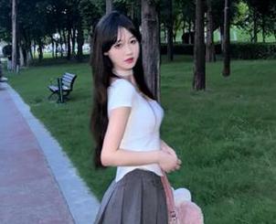 秀人网 – 精选安沛蕾泳衣图包，快来解锁你的夏日游玩新姿势！