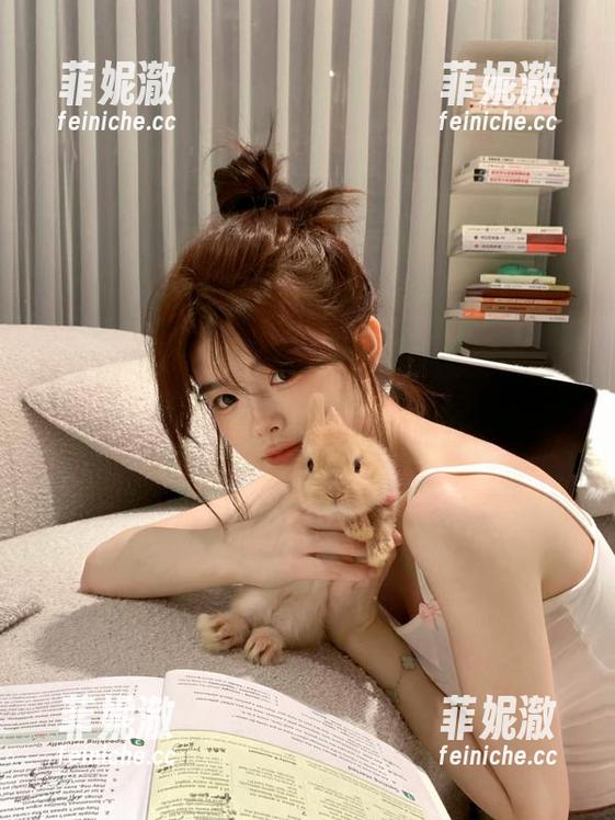 秀人网-安然anran 秀人网 - 最新安然anran和服套图,完美展现古典美与时尚感的碰撞!
