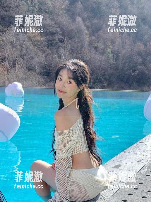秀人网 - 安然儿独特连衣裙作品集，精彩写真等你下载，尽情欣赏吧！