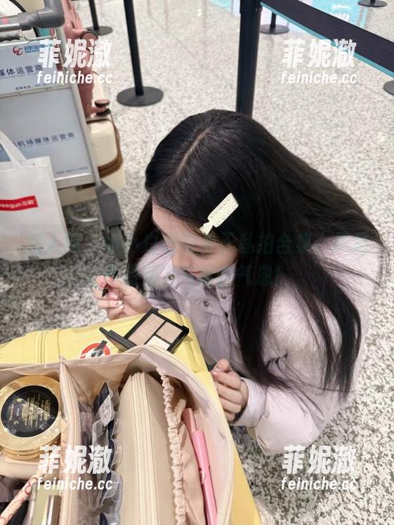 秀人网-小小白思宜 秀人网 - 小小白思宜夏天私拍合集,尽显青春活力与清新气息!