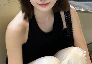 秀人网 – 追逐风的脚步：李梓熙女友为你奉上的唯美写真套图，唤醒心底的柔软