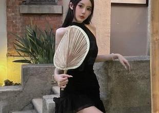 秀人网 – 果儿victoria女友写真图包发布，尽显青春气息与气质的完美交融