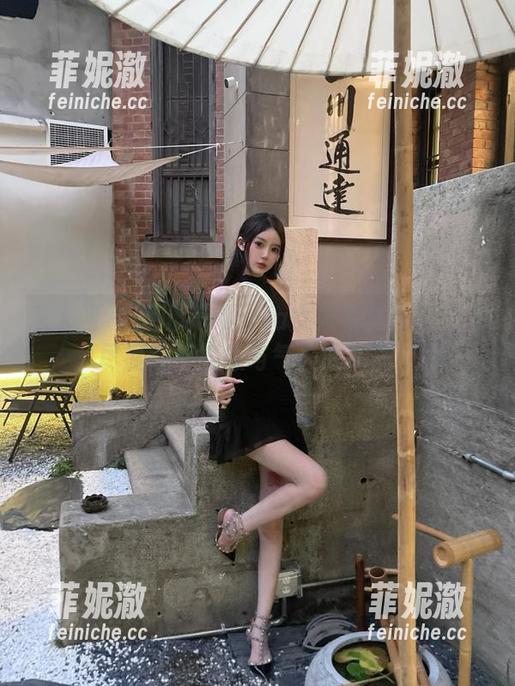 秀人网-果儿victoria 秀人网 - 果儿victoria女友写真图包发布,尽显青春气息与气质的完美交融