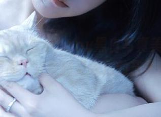 秀人网 – 柒喜小baby黑白写真美图集：在极简主义中感受深刻的艺术魅力