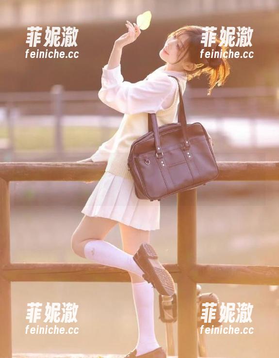 秀人网-桃色奶酪 秀人网 - 漫游在桃色奶酪的透明梦境,见证那些不可思议的美图
