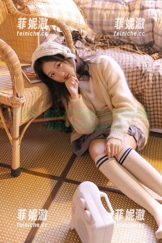 秀人网 - 熊吖BOBO黑白写真的精选作品：展现生活中细腻的瞬间