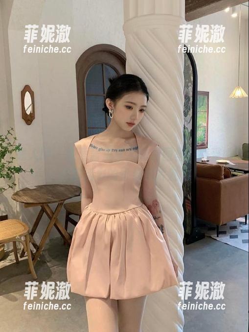 秀人网-爱酱里 秀人网 - 在爱酱里夏天的美图里,感受她充满活力的青春照片魅力