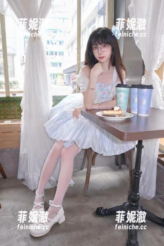 秀人网 - 王俪丁小宝贝的油亮写真福利，保证让你在图片中油腻久矣的欢笑声中流连忘返！