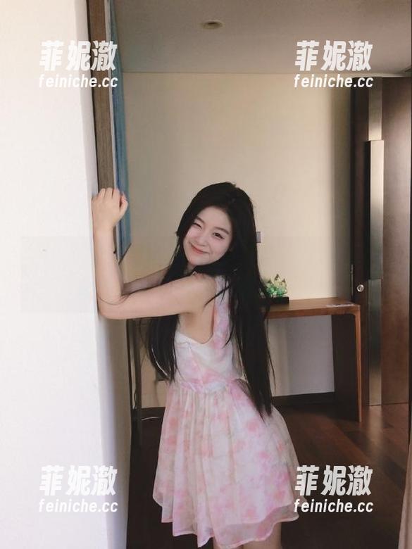秀人网-王心悦 秀人网 - 定制化职业装写真:王心悦为你揭示职场穿搭的新视野与灵感