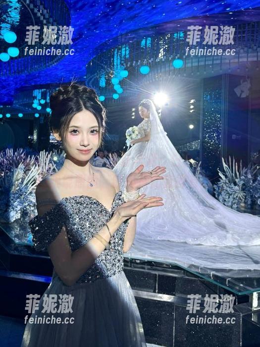 秀人网 - 私房摄影新风潮：白茹雪abby的眼镜原图，时尚从此变得有趣！