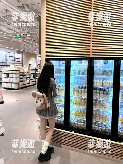 秀人网 - 一起探索盼盼龙女sunny的肉丝风采，尽在网盘经典写真合集！