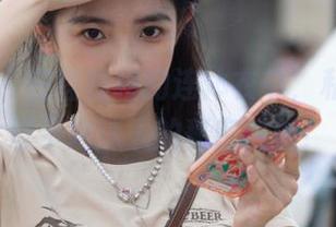秀人网 – 在程程程的连体衣中，私房原图展示她迷人的秘密时刻！