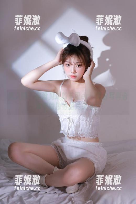 秀人网-苏可er 秀人网 - 你没见过的苏可er:天台写真合集中的独特图片风景!