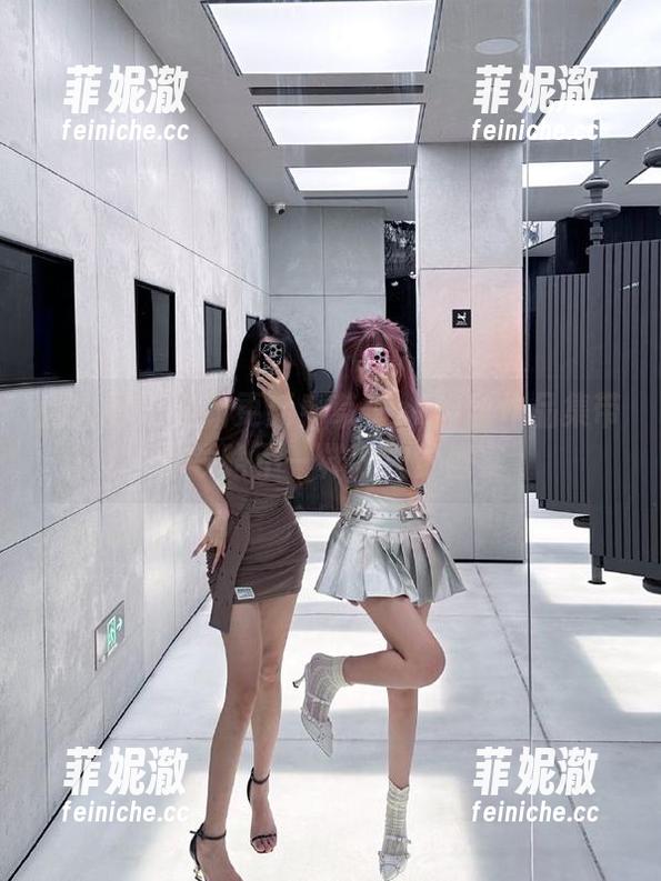 秀人网-草莓zz 秀人网 - 全新更新!草莓zz肉丝作品集带你领略不一样的视觉盛宴