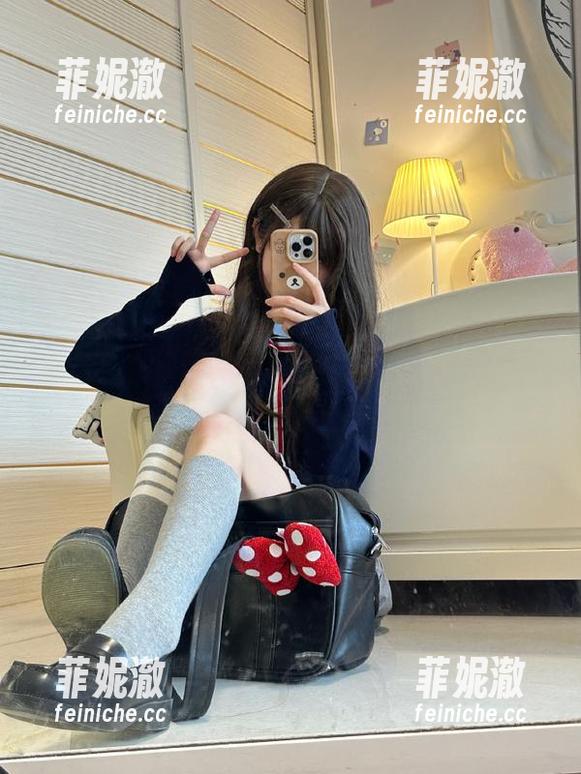 秀人网-萌白酱 秀人网 - 体验萌白酱女王的美图之旅,感受无限魅力与风格套图