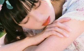 秀人网 – 感受青春的气息，谢晚晚短裙写真美图定格每一个动人瞬间！