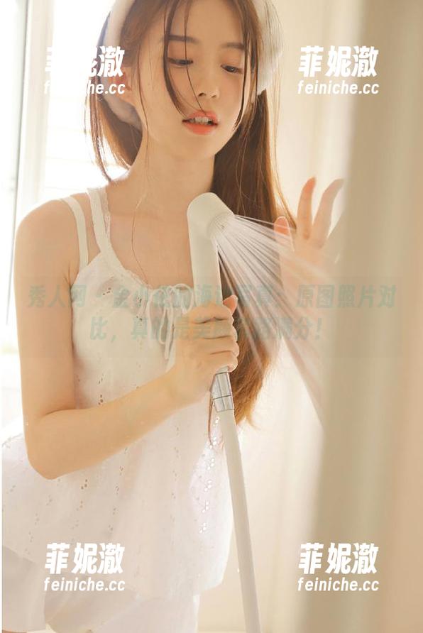 秀人网 - 金小依的海边写真：原图照片对比，真的是美颜套路满分！