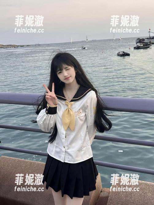 秀人网-陈大榕 秀人网 - 陈大榕海边图册:细腻捕捉浪花中的优雅,展现爱的每一面