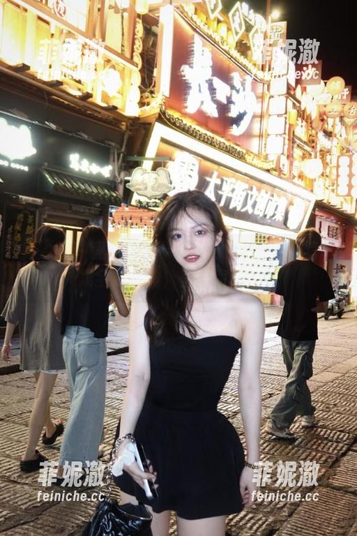 秀人网-陈怡曼coco 秀人网 - 私密揭晓!陈怡曼coco网袜写真集全景下载,呈现完美曲线