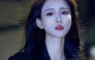 紧急企划 – 体验小婕的短裙魅力：细腻写真图片合集让你心动