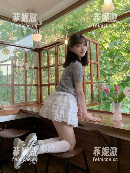 紧急企划-林书辞 紧急企划 - 无圣光写真之美,林书辞的作品让观者沉醉于她的优雅美腿